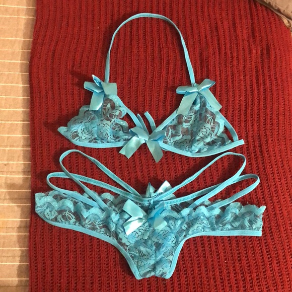 Matching Bra And Panty Set - Picture 7 of 7